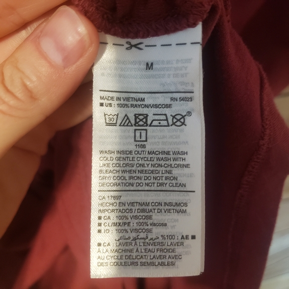 Old Navy YOU HAD ME AT MERLOT Top Size Medium 🍷 - Picture 5 of 7